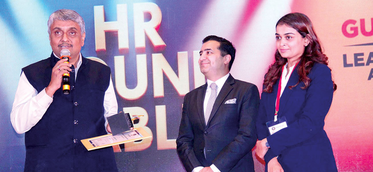 Gujarat Leadership Awards 2025 - Chandni Ravani Award Presenting